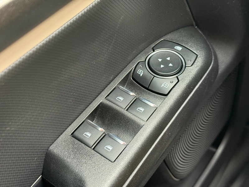 Ford Bronco Sport Vehicle Full-screen Gallery Image 14