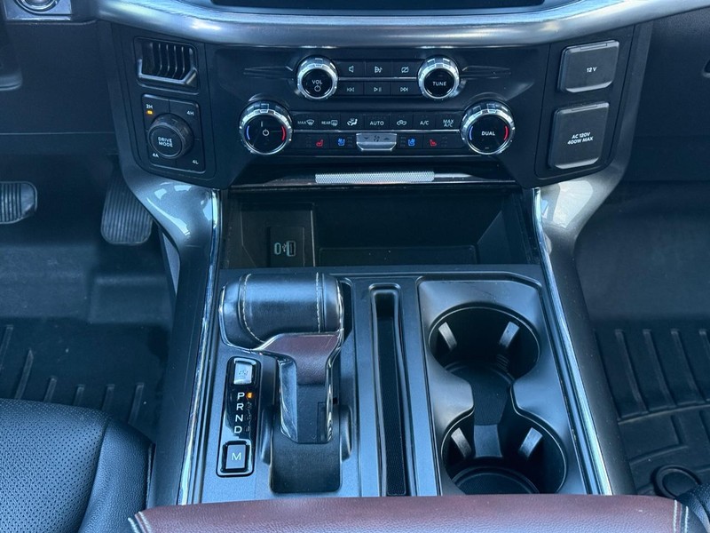 Ford F-150 Vehicle Full-screen Gallery Image 12