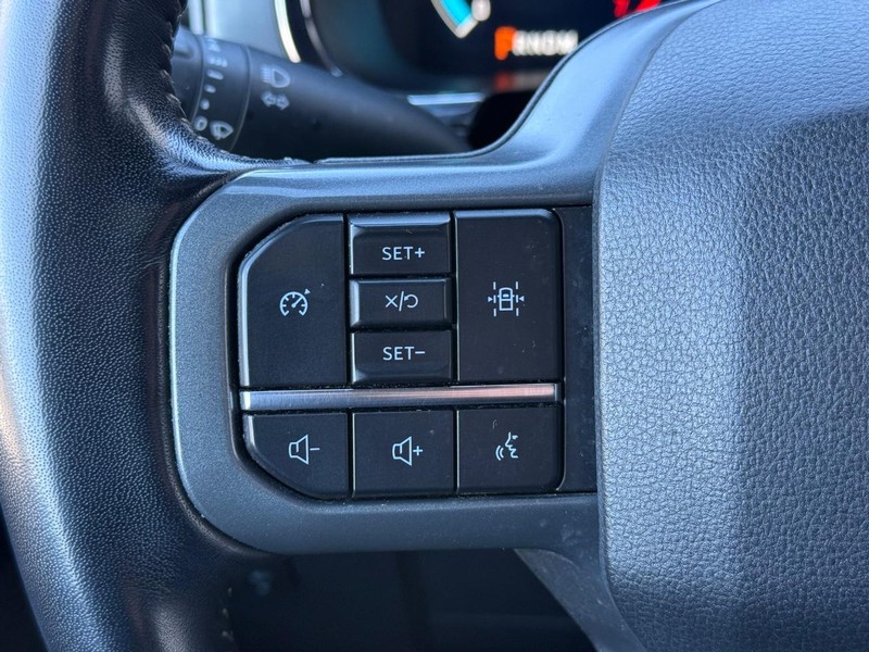 Ford F-150 Vehicle Full-screen Gallery Image 15