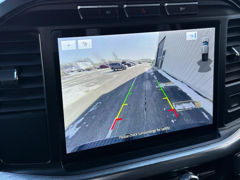 Ford F-150 Vehicle Full-screen Gallery Image 18