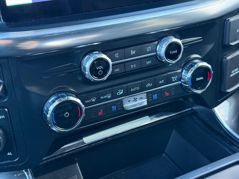 Ford F-150 Vehicle Full-screen Gallery Image 19