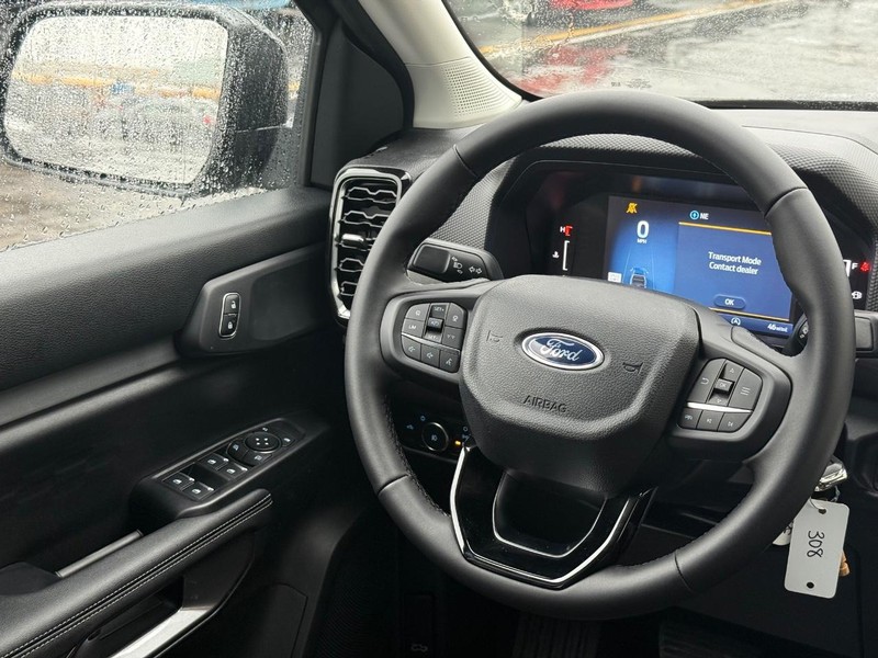 Ford Ranger Vehicle Full-screen Gallery Image 9