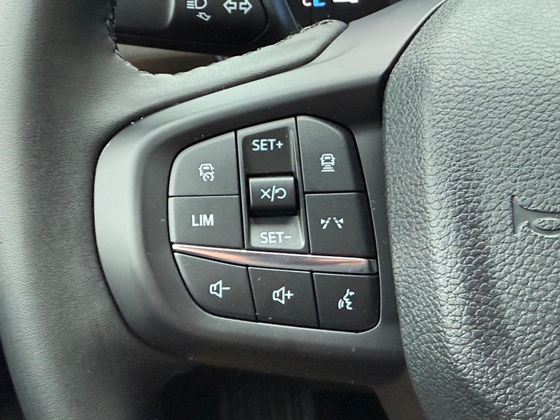 Ford Ranger Vehicle Full-screen Gallery Image 11