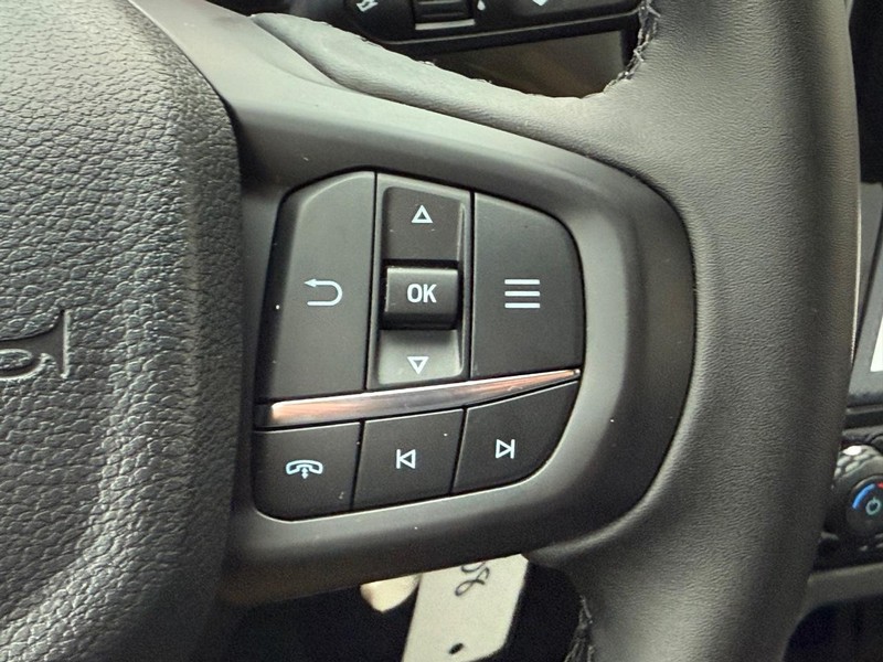 Ford Ranger Vehicle Full-screen Gallery Image 12