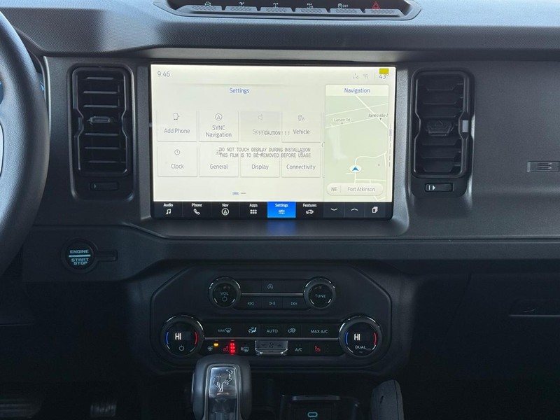 Ford Bronco Vehicle Full-screen Gallery Image 7