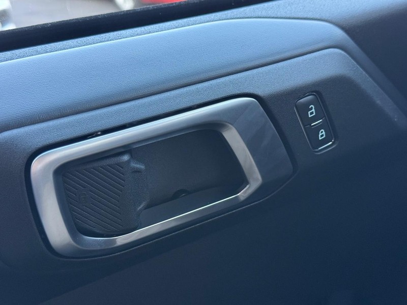 Ford Bronco Vehicle Full-screen Gallery Image 16