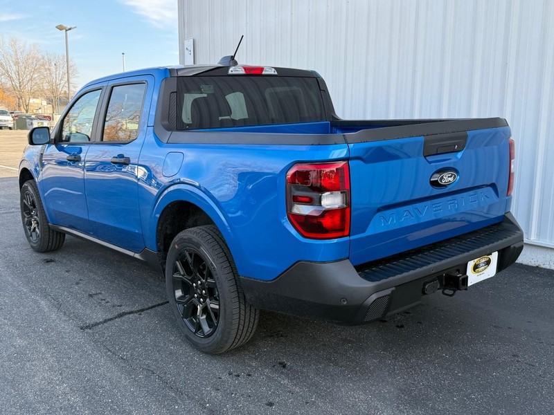 Ford Maverick Vehicle Full-screen Gallery Image 3