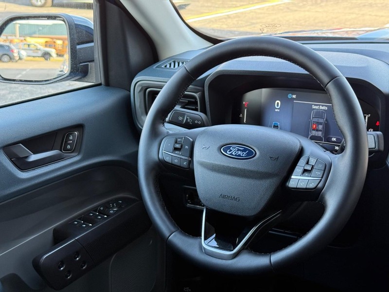 Ford Maverick Vehicle Full-screen Gallery Image 9