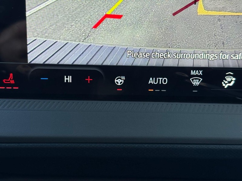 Ford Maverick Vehicle Full-screen Gallery Image 14