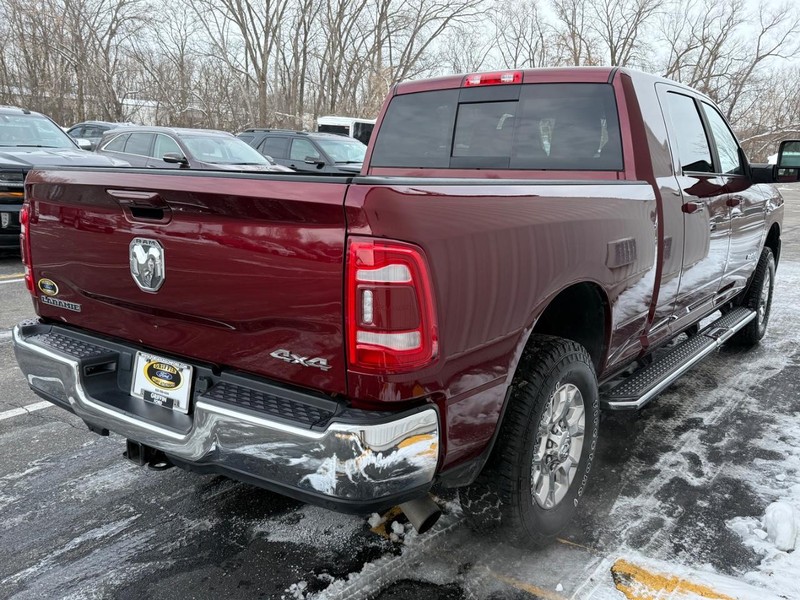 Ram 3500 Vehicle Full-screen Gallery Image 6