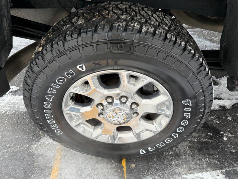 Ram 3500 Vehicle Full-screen Gallery Image 7