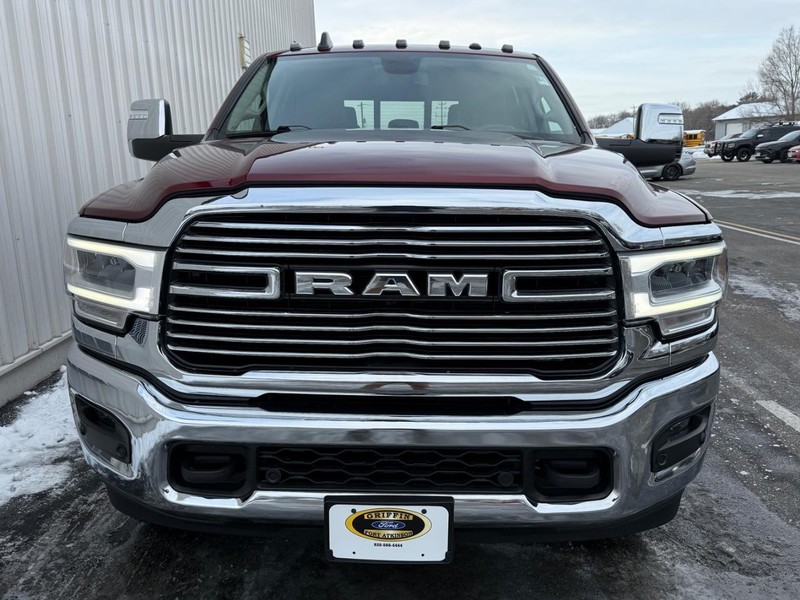 Ram 3500 Vehicle Full-screen Gallery Image 8