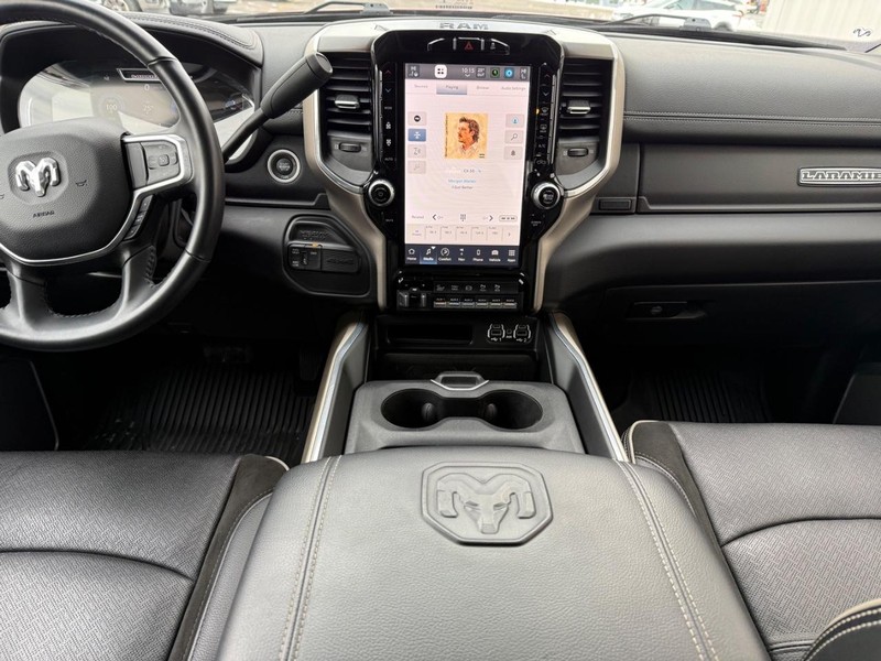 Ram 3500 Vehicle Full-screen Gallery Image 10