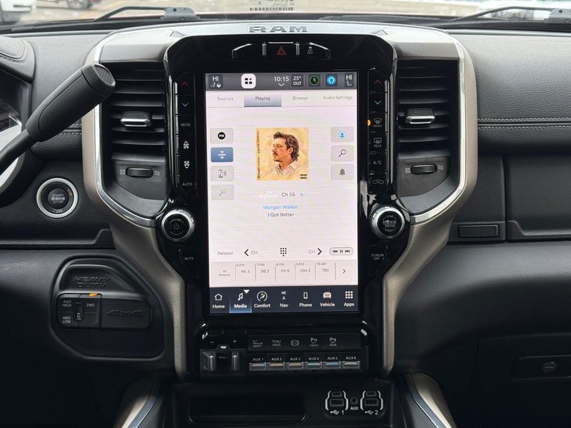 Ram 3500 Vehicle Full-screen Gallery Image 11