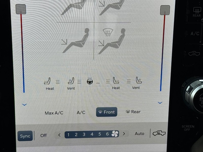 Ram 3500 Vehicle Full-screen Gallery Image 19