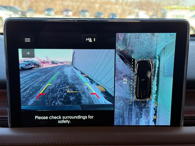 Lincoln Aviator Vehicle Full-screen Gallery Image 20