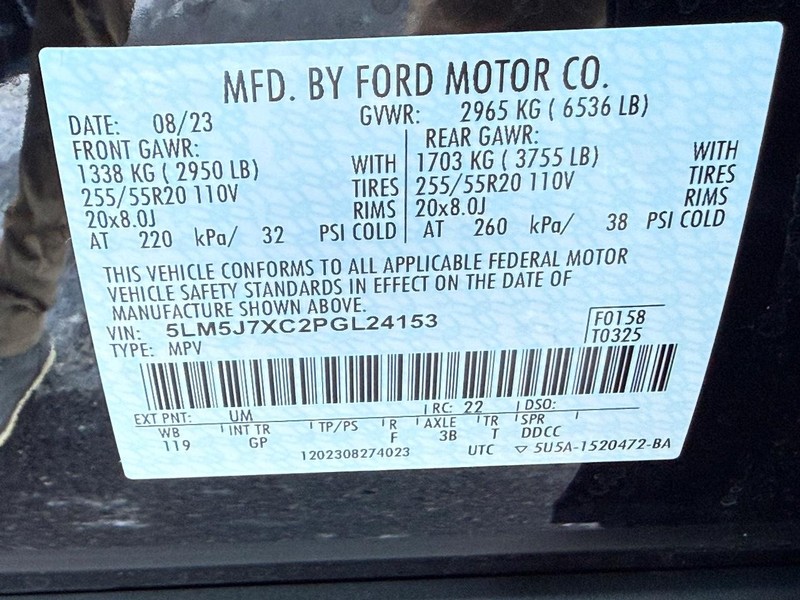 Lincoln Aviator Vehicle Full-screen Gallery Image 25