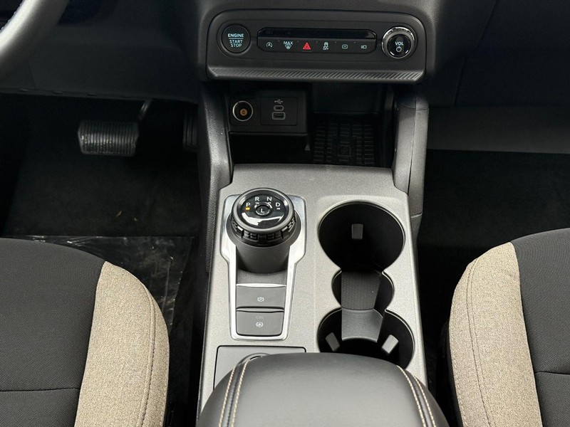 Ford Bronco Sport Vehicle Full-screen Gallery Image 8