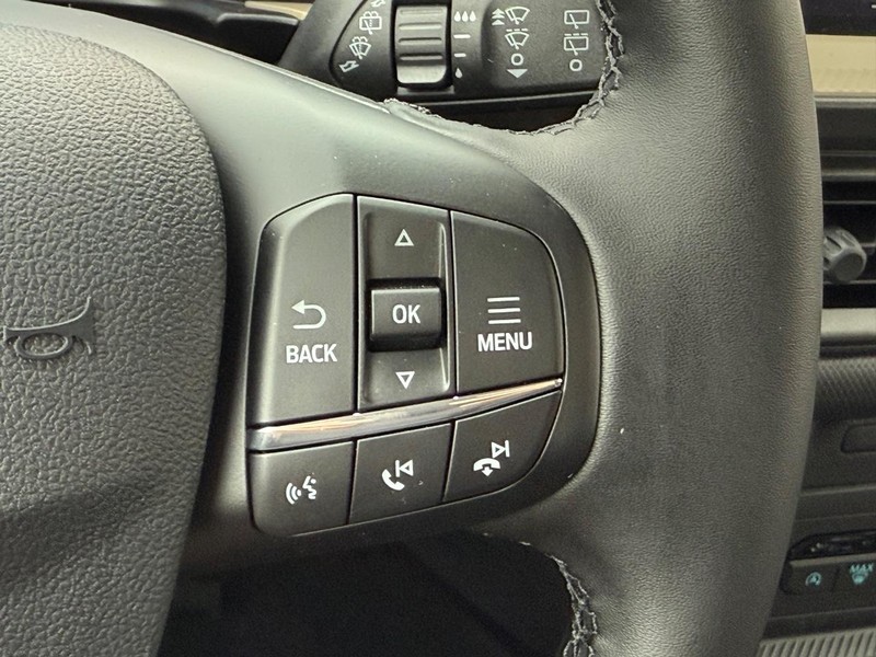 Ford Bronco Sport Vehicle Full-screen Gallery Image 11