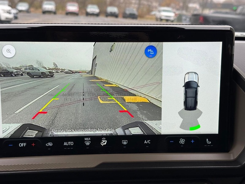 Ford Bronco Sport Vehicle Full-screen Gallery Image 12