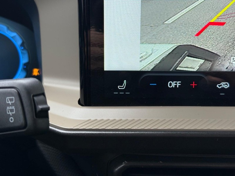 Ford Bronco Sport Vehicle Full-screen Gallery Image 13