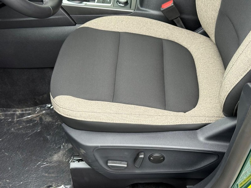 Ford Bronco Sport Vehicle Full-screen Gallery Image 15