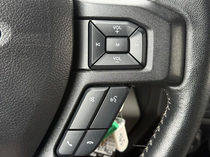 Ford F-150 Vehicle Full-screen Gallery Image 15