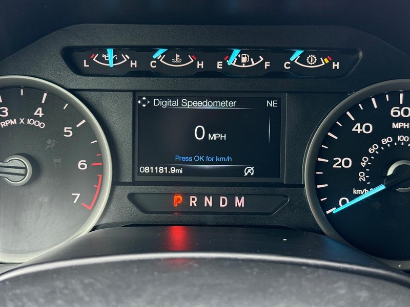 Ford F-150 Vehicle Full-screen Gallery Image 16