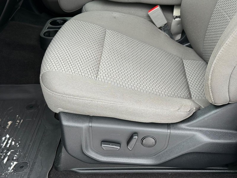 Ford F-150 Vehicle Full-screen Gallery Image 20