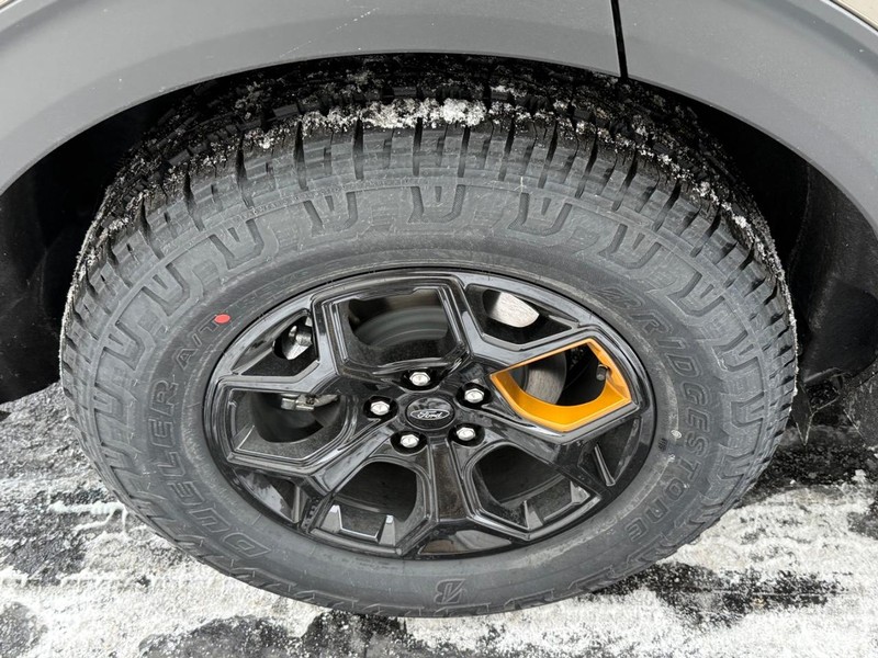 Ford Explorer Vehicle Full-screen Gallery Image 4