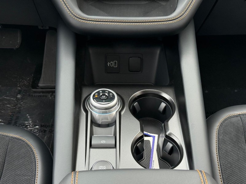 Ford Explorer Vehicle Full-screen Gallery Image 9