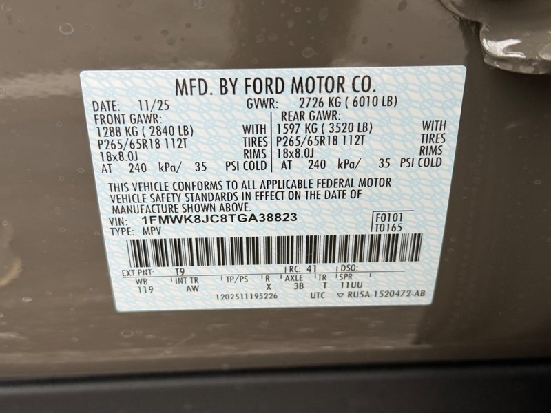 Ford Explorer Vehicle Full-screen Gallery Image 19