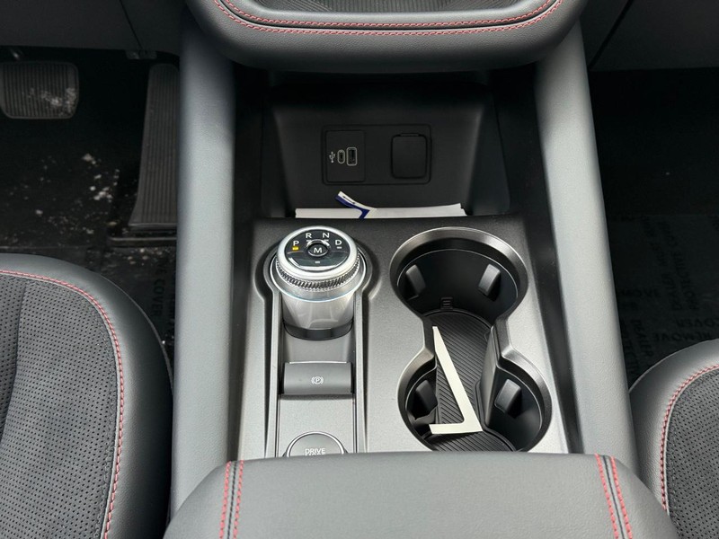 Ford Explorer Vehicle Full-screen Gallery Image 8