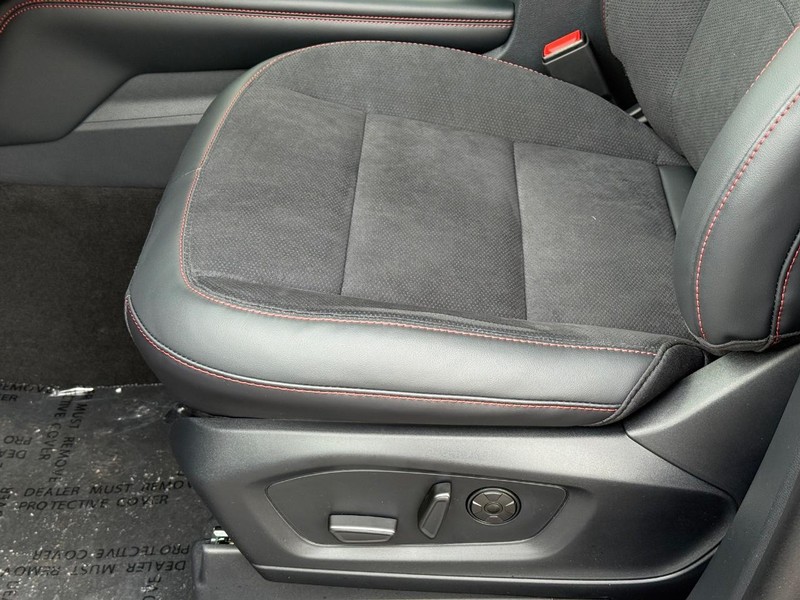 Ford Explorer Vehicle Full-screen Gallery Image 17