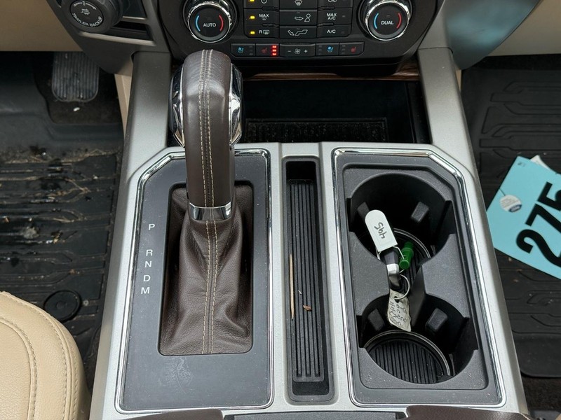 Ford F-150 Vehicle Full-screen Gallery Image 11