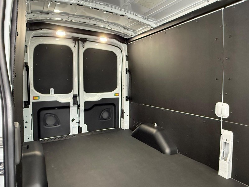 Ford Transit Cargo Van Vehicle Full-screen Gallery Image 5
