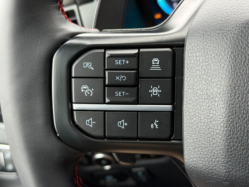 Ford F-150 Vehicle Full-screen Gallery Image 11