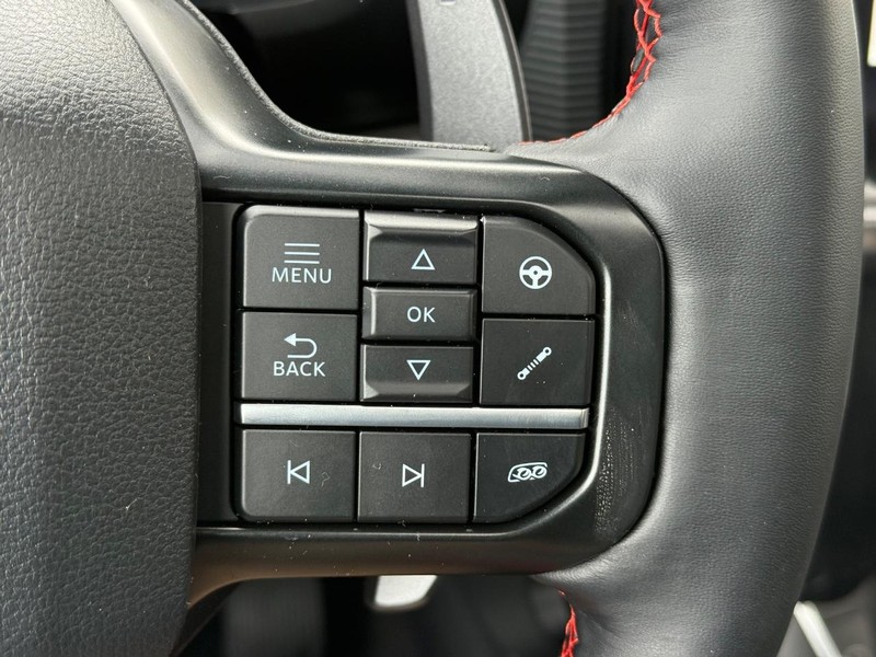 Ford F-150 Vehicle Full-screen Gallery Image 12