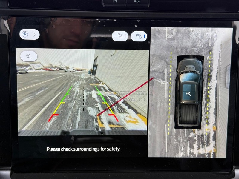 Ford F-150 Vehicle Full-screen Gallery Image 13