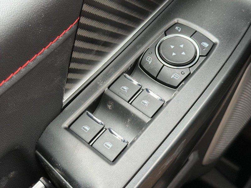 Ford F-150 Vehicle Full-screen Gallery Image 15