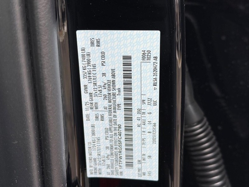 Ford F-150 Vehicle Full-screen Gallery Image 17