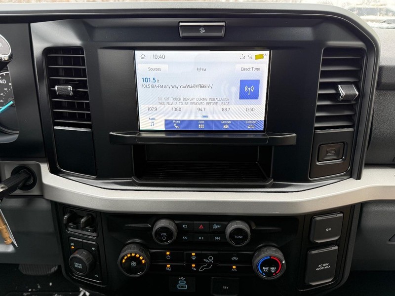 Ford Super Duty F-250 SRW Vehicle Full-screen Gallery Image 6