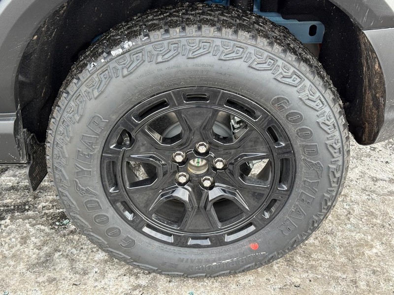 Ford Bronco Sport Vehicle Full-screen Gallery Image 5