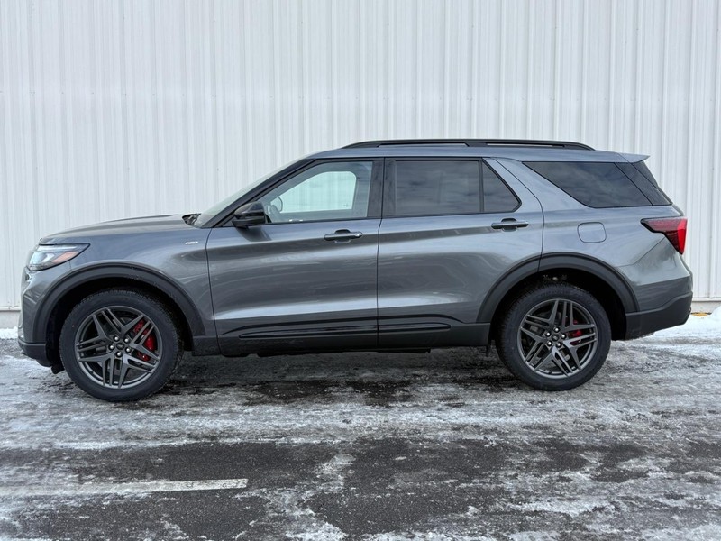 Ford Explorer Vehicle Full-screen Gallery Image 2