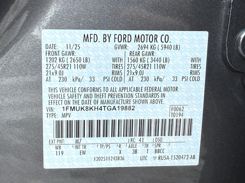 Ford Explorer Vehicle Full-screen Gallery Image 22