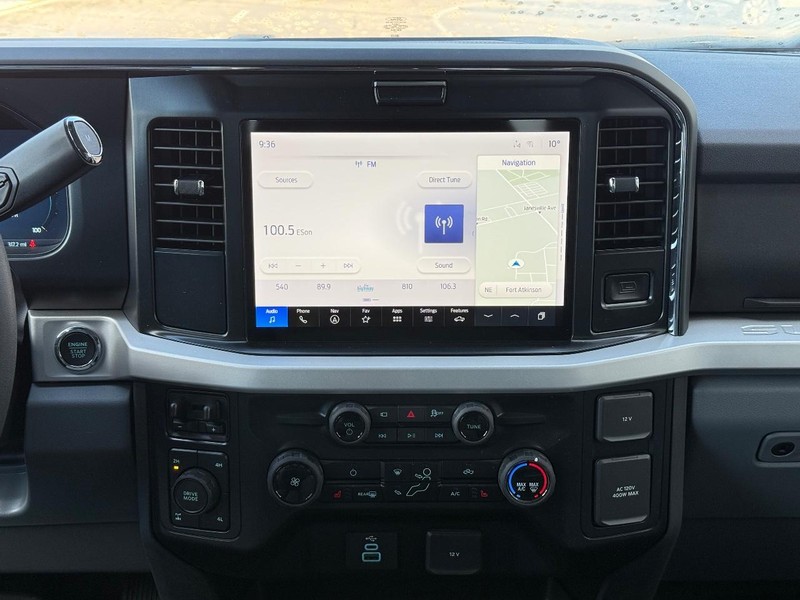 Ford Super Duty F-350 SRW Vehicle Full-screen Gallery Image 7