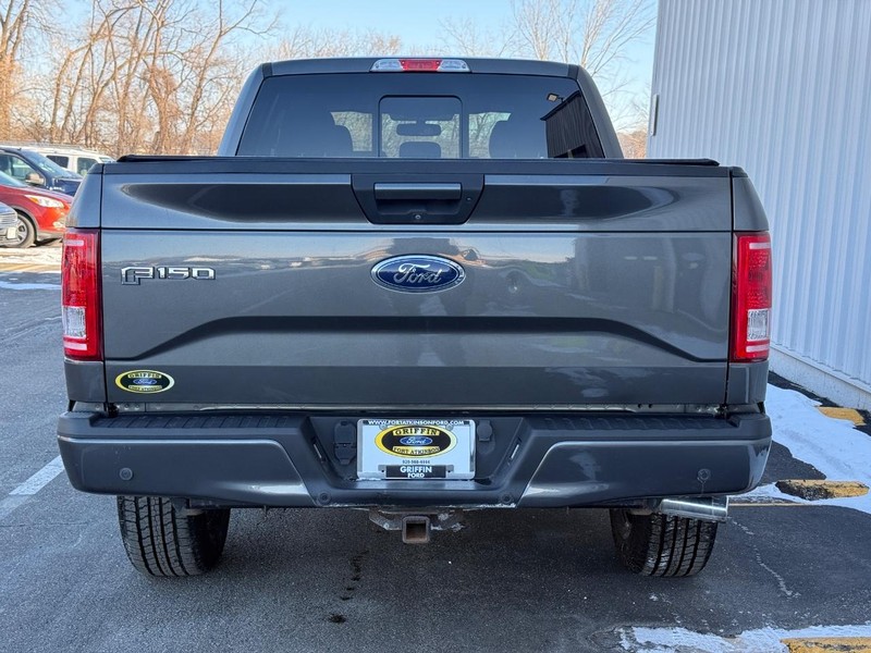 Ford F-150 Vehicle Full-screen Gallery Image 4