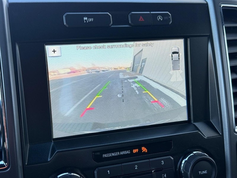 Ford F-150 Vehicle Full-screen Gallery Image 17