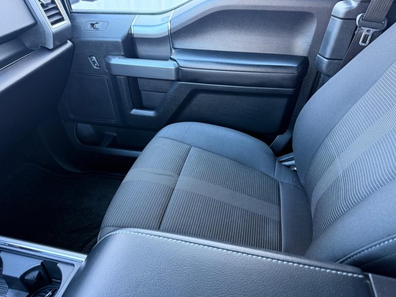 Ford F-150 Vehicle Full-screen Gallery Image 22