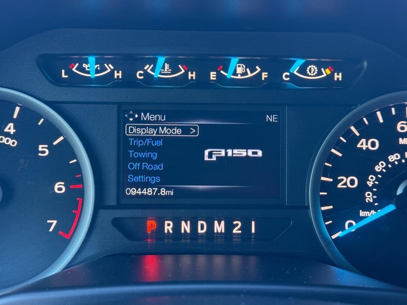 Ford F-150 Vehicle Full-screen Gallery Image 23